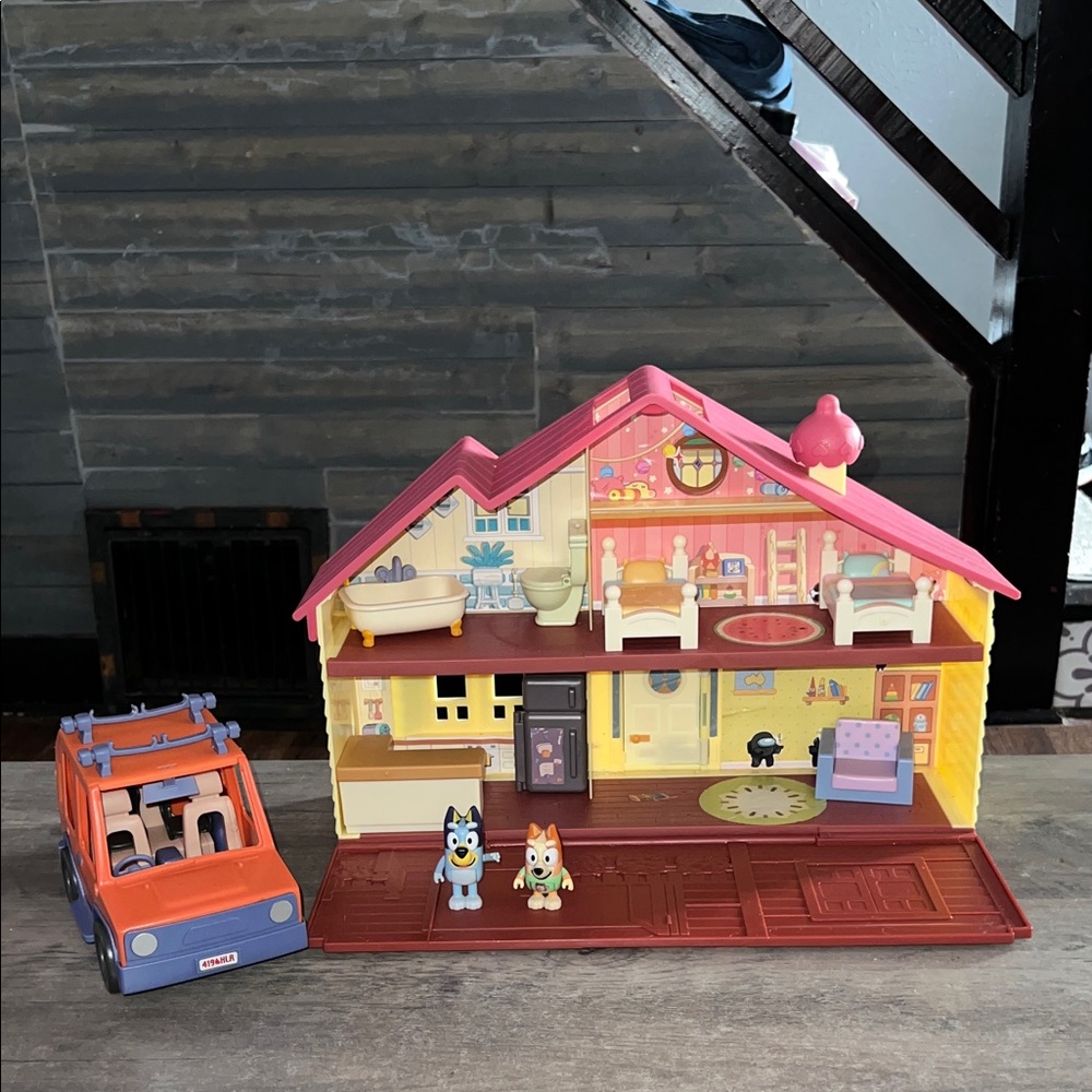Bluey Family House Celebration Home Birthday Playset Dollhouse/Family Road Trip